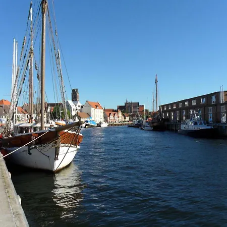 Am Ziegenmarkt Nahe Hafen - Abc83 By Abcwismar Wißmar